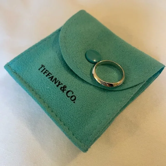 Tiffany&Co. Platinum Tiffany Wedding Band - Picture 9 of 11